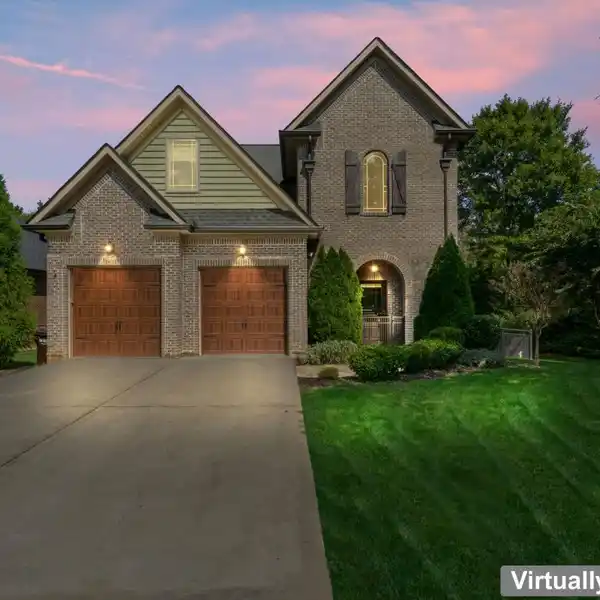 RUSTIC ELEGANCE WITH MODERN LUXURY