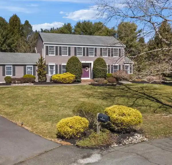 BEAUTIFULLY UPDATED WASHINGTON MODEL COLONIAL