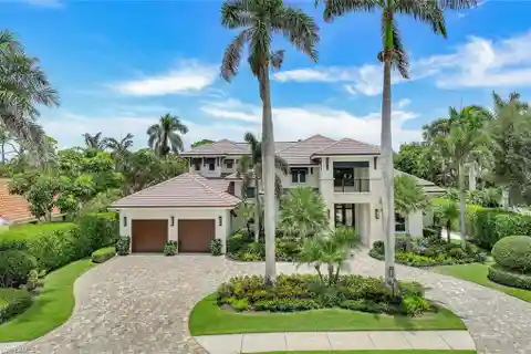 Luxurious Park Shore Living Awaits You