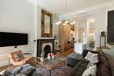 Beautiful Garden Apartment