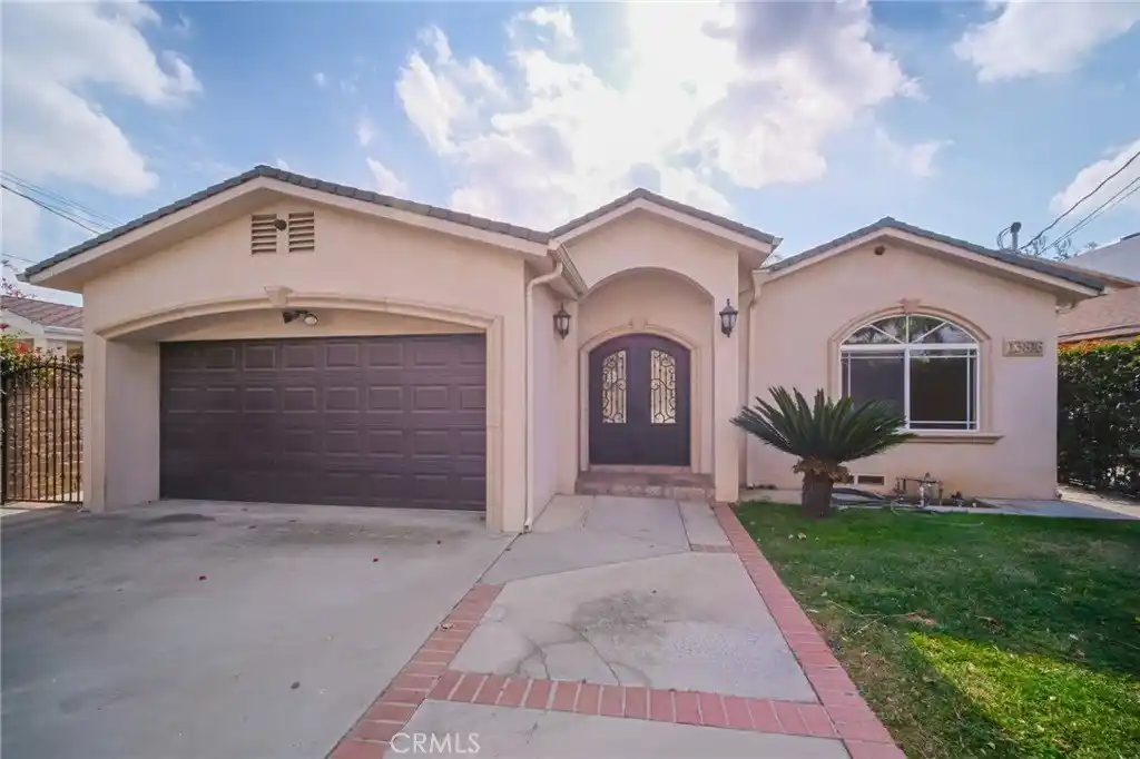Beautifully Remodeled Gated Home in Valley Glen