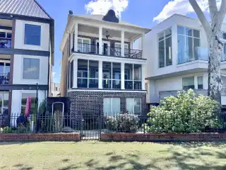 Riverfront Home in Downtown Memphis