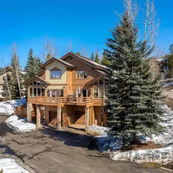 RARE TOWNHOME AT ELK RUN
