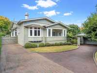 CLASSICAL NEW ZEALAND BUNGALOW