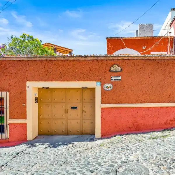 CASA DE LOS ESPEJOS