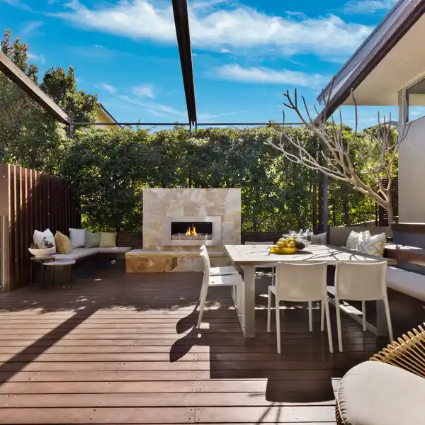 EXQUISITE HOME IN A SOUGHT-AFTER BLUE RIBBON SETTING