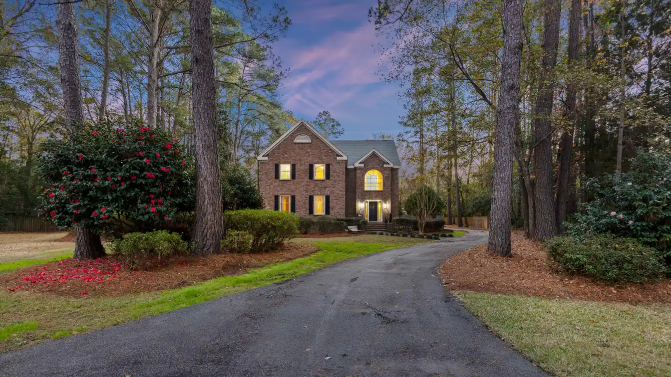 Elegant and Exquisite Four-bedroom Home