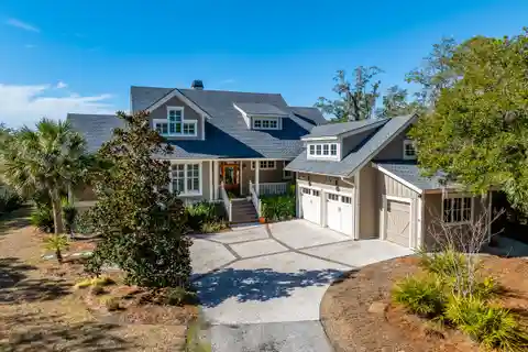 A True Gem with Breathtaking Creek Views
