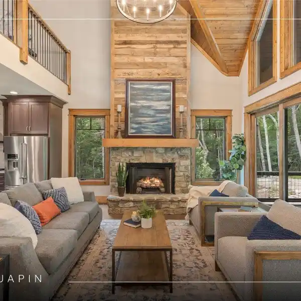 THE ULTIMATE MOUNTAIN LIVING EXPERIENCE IN PRESTIGIOUS CHINQUAPIN