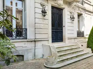 Neo-Classical Private Mansion