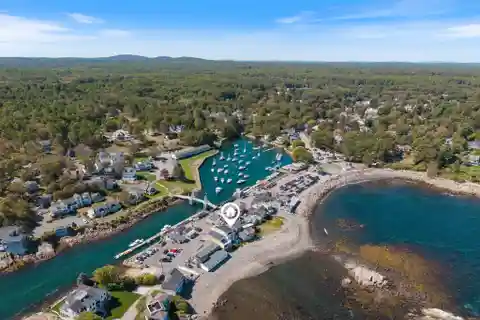 Exceptional Oceanfront Cottage