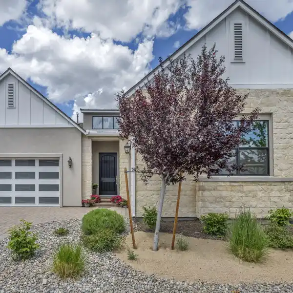 STUNNING HOME WITH OPEN LAYOUT IN RANCHARRAH