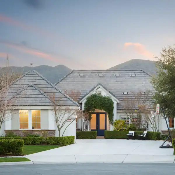 TURNKEY OPPORTUNITY IN THE SKYTT MESA NEIGHBORHOOD