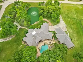 Private Oasis in Twelve Oaks Estates