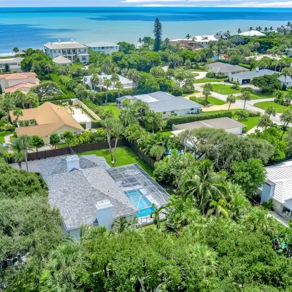 OCEANSIDE ELEGANT AND SPACIOUS HOME