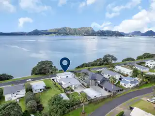 Spacious Retreat with Unbeatable Water Views