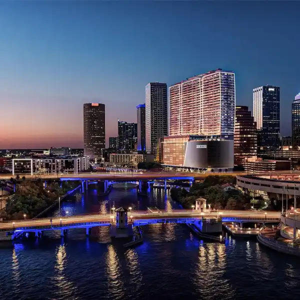 EXCLUSIVE RESIDENCES WITH STUNNING BAY VIEWS