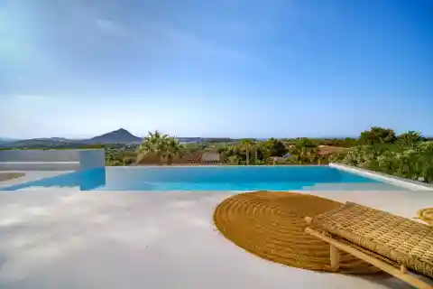 Renovated Villa with Beautiful Sea Views