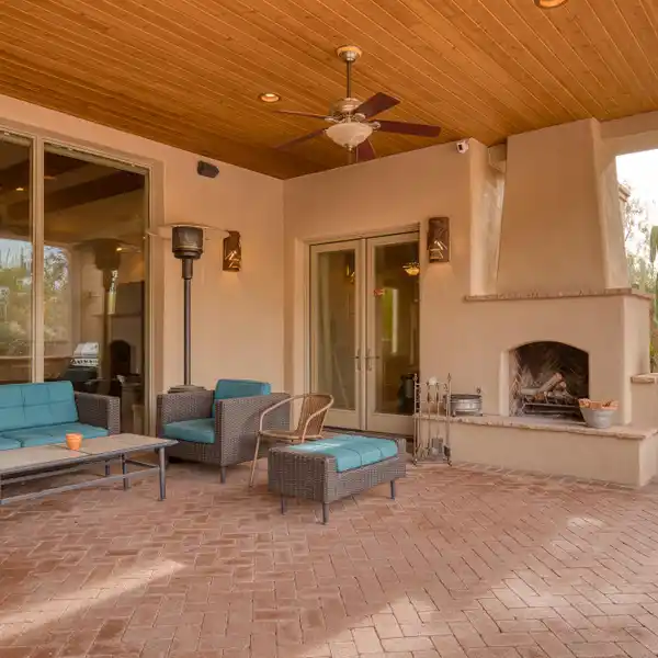 THE ULTIMATE IN LUXURY AND LOCATION