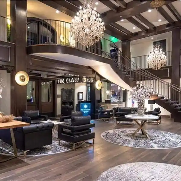 COASTAL UPDATED CONDO IN DOWNTOWN OLD NAPLES