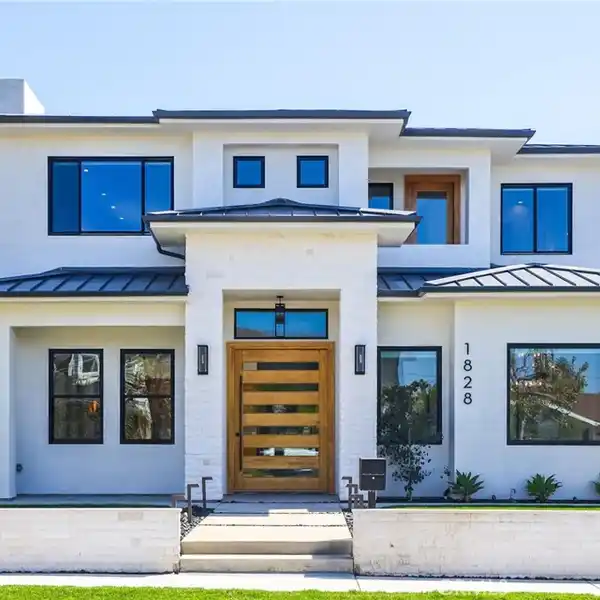 BRAND NEW MODERN HOME IN LAKE PARK