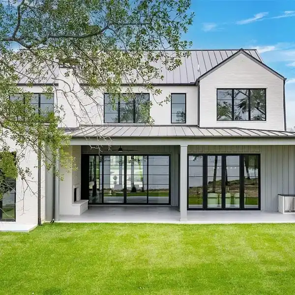 EXCEPTIONAL RESIDENCE IN GATED LONG COVE