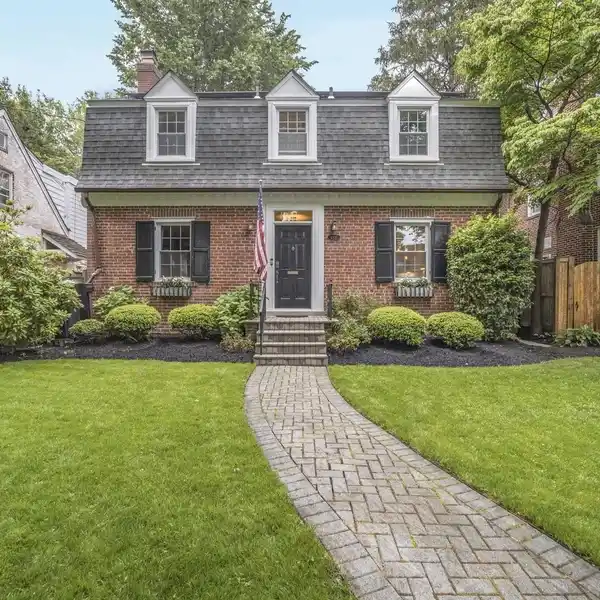 EXPANDED COLONIAL WITH PRIVATE DETACHED STUDIO