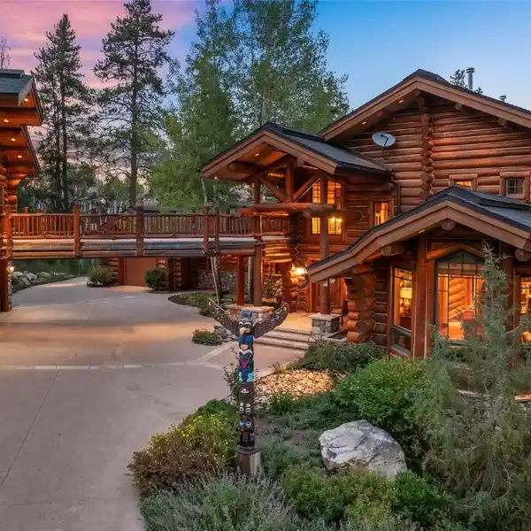 40-ACRE PRIVATE MOUNTAIN SANCTUARY