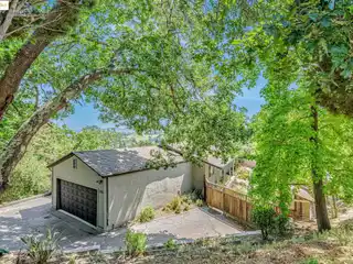 Tranquil Retreat Atop a Serene Hillside
