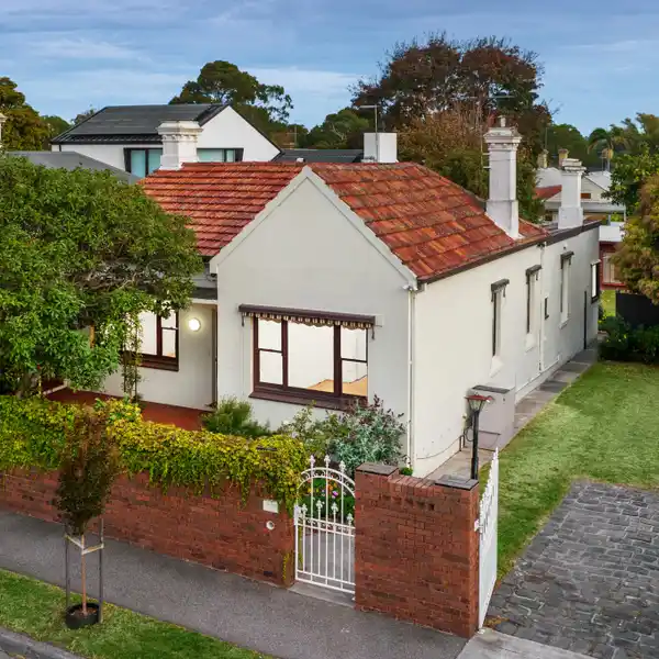 TIMELESS HOME WITH INCREDIBLE SCOPE