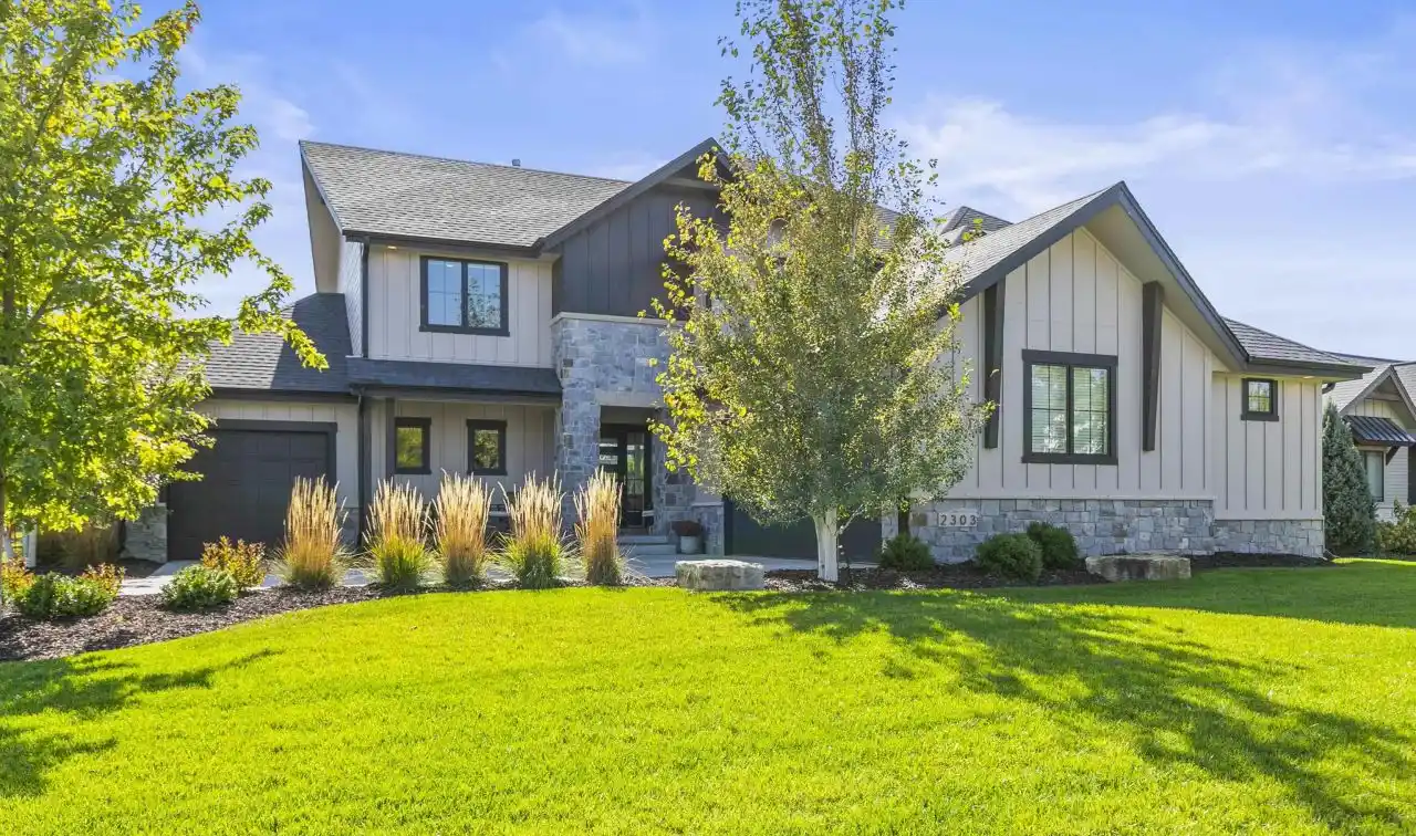 Functional and Luxurious Home in the Prairies
