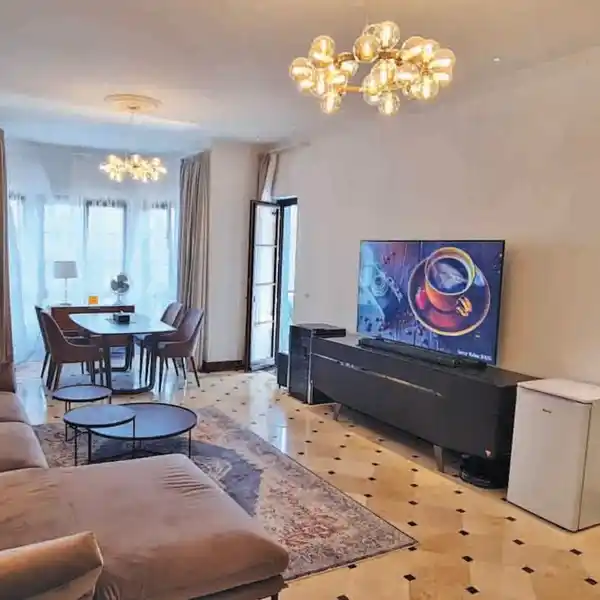 GRAND HIGH-END FLAT