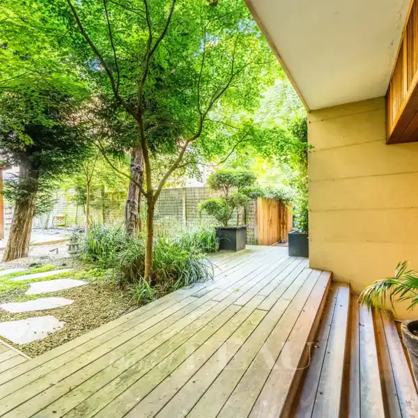 EXCEPTIONAL GARDEN LEVEL APARTMENT