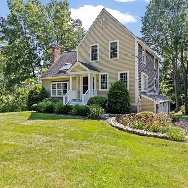 SOPHISTICATED SANCTUARY WITH MARSHLAND VIEWS