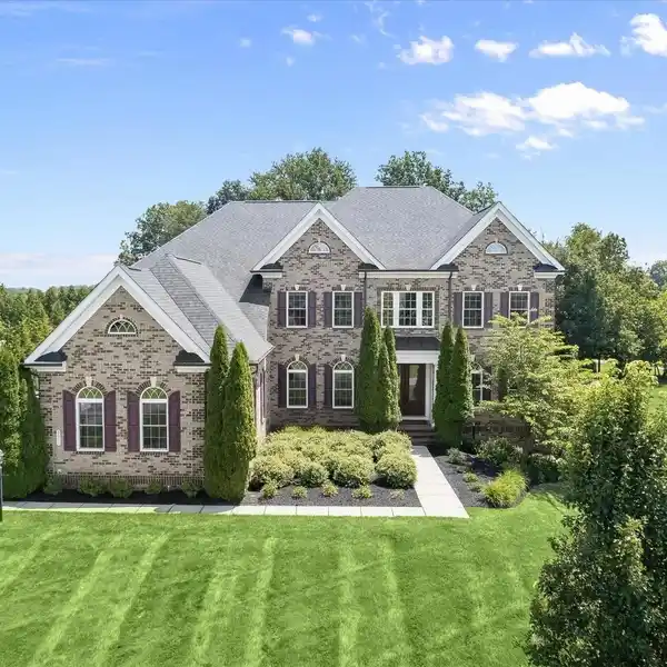IMPECCABLE HOME IN SOUGHT-AFTER GREENBERRY