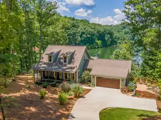 Ultimate Lakefront Retreat