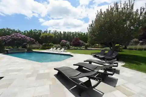 Beautiful Newly Renovated Carriage House for Rent