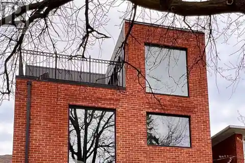 Toronto Version of a New York Industrial Soft Loft