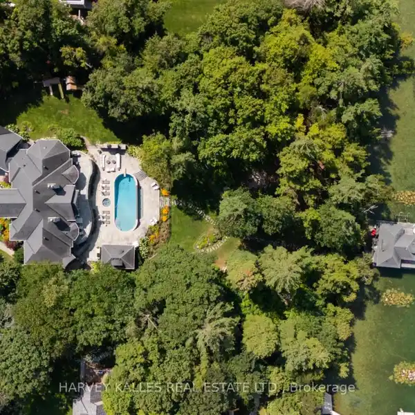 WORLD-CLASS WATERFRONT ESTATE