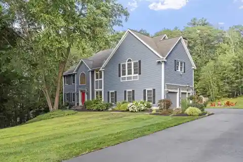 Spacious Colonial on a Picturesque Cul-De-Sac