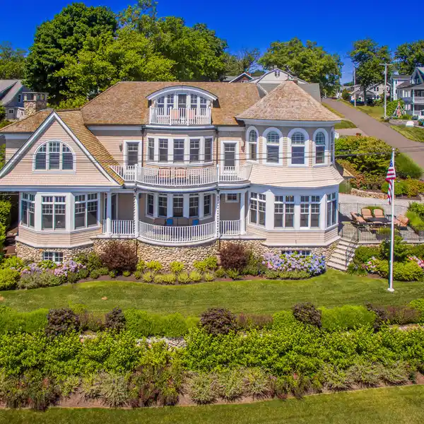 LUXURIOUS WATERFRONT LIVING IN THE MORNINGSIDE ASSOCIATION