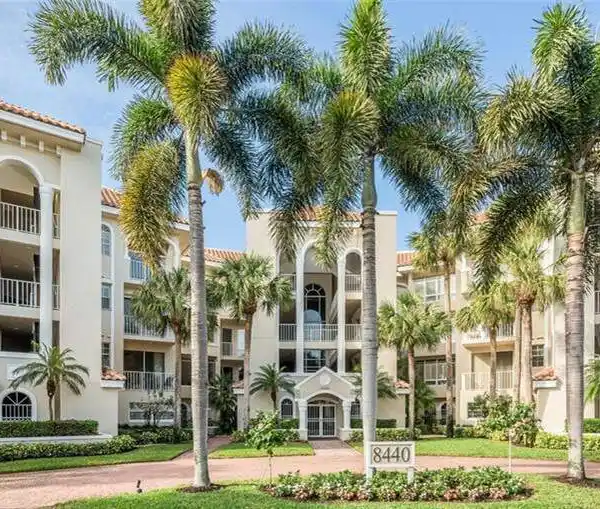 LUXURIOUS RENOVATED CONDO AT THE CRESCENT IN PELICAN BAY