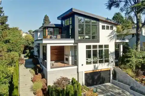 Rare Combination of Scale and Style