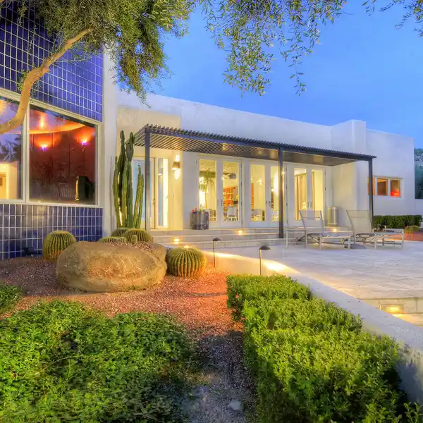 VERSATILE CONTEMPORARY RESIDENCE IN CANYON RANCH RESORT