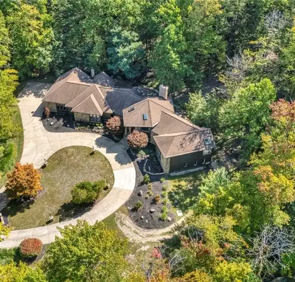 THOUGHTFULLY DESIGNED HOME ON THREE ACRES IN EAGLE RIDGE