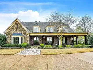 Gorgeous Home in a Gated Community
