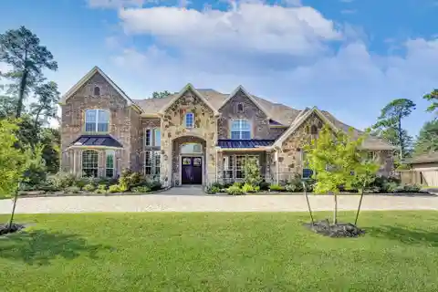 Luxurious Estate on a Wooded Double-lot