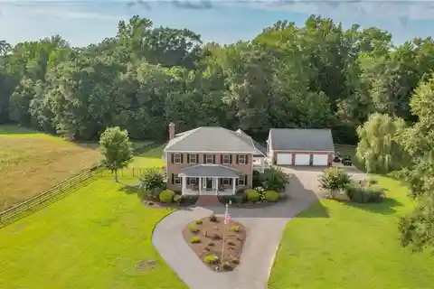 Country Oasis on Lake Burnt Mills