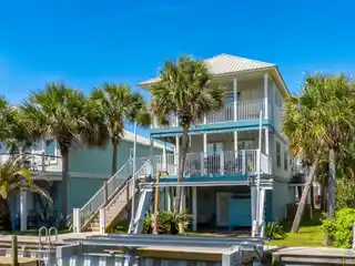 Turnkey Canal-Front Residence in Desirable Homeport