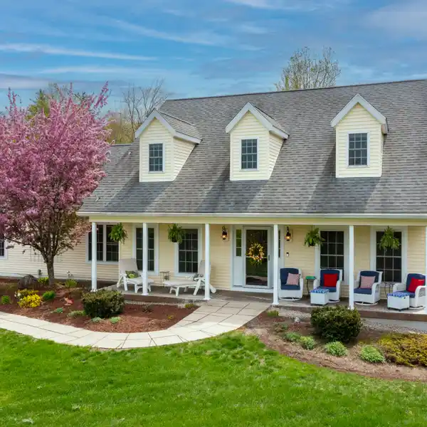 CAPE-STYLE MOUNTAIN HOME